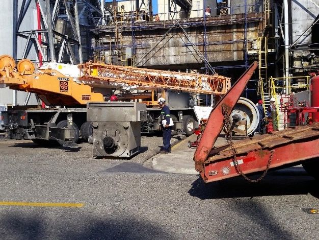 Manejo de equipo pesado en planta de Concretos Argos